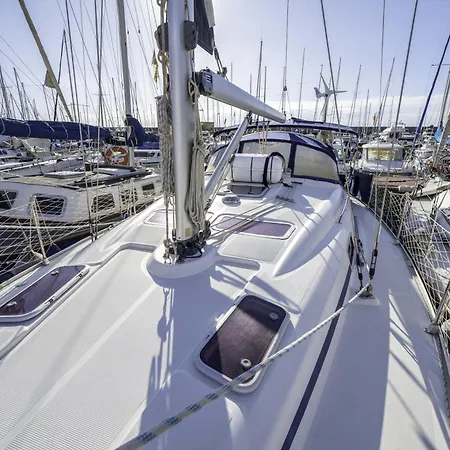 Barco As Bateau-hôtel *